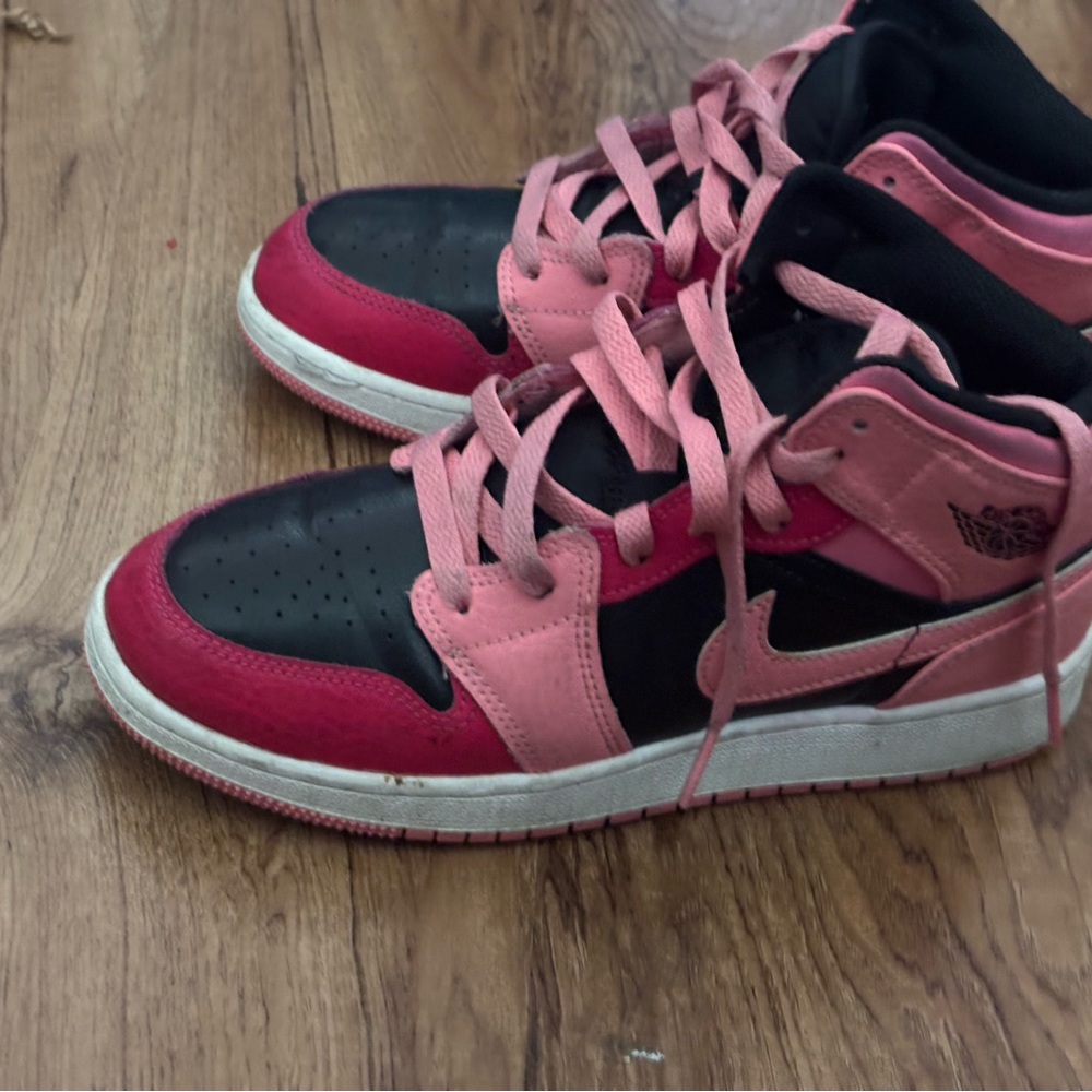 Pink and Black Air jordan 1 mid coral chalk pink
